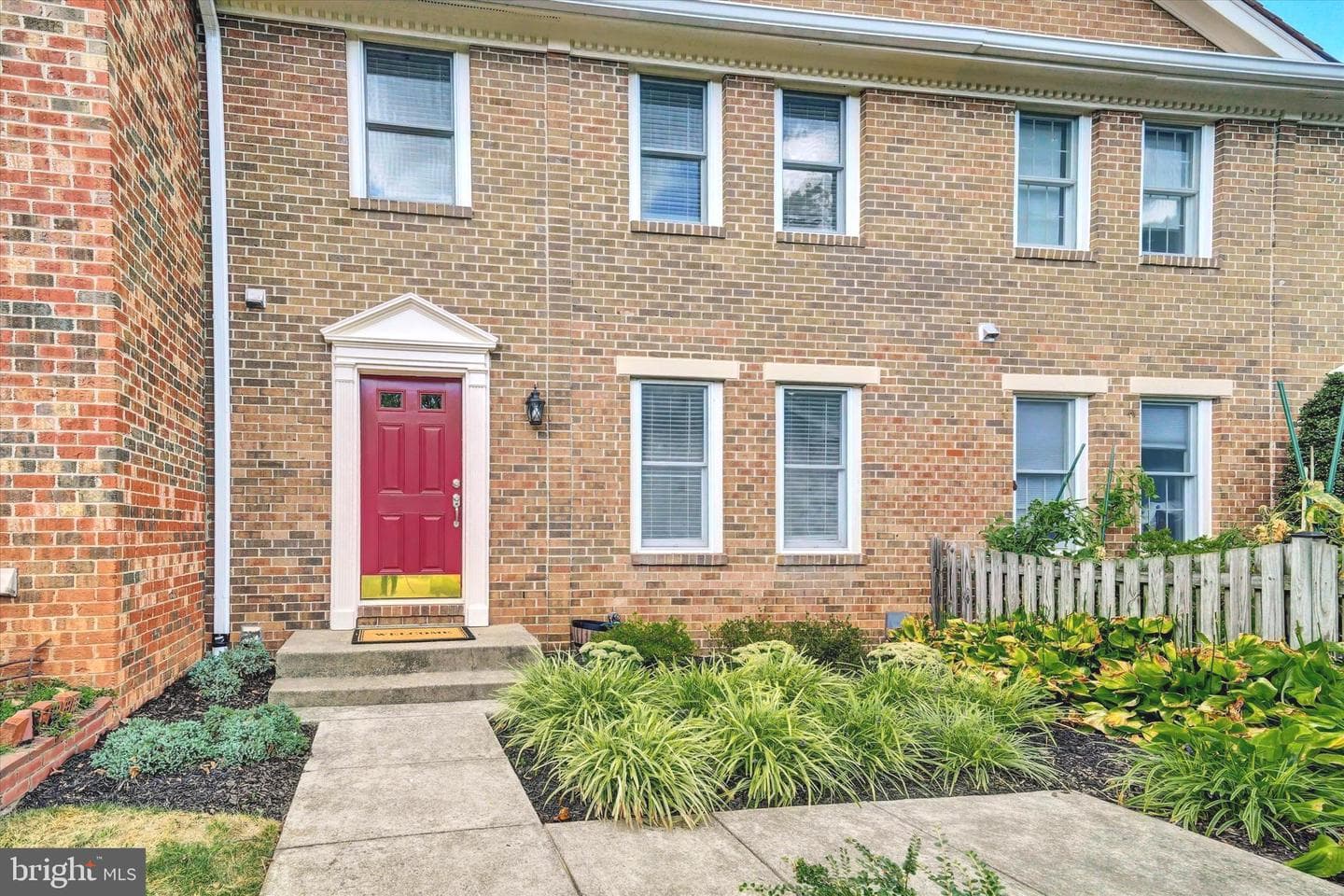 2918 Oakborough Square photo 2