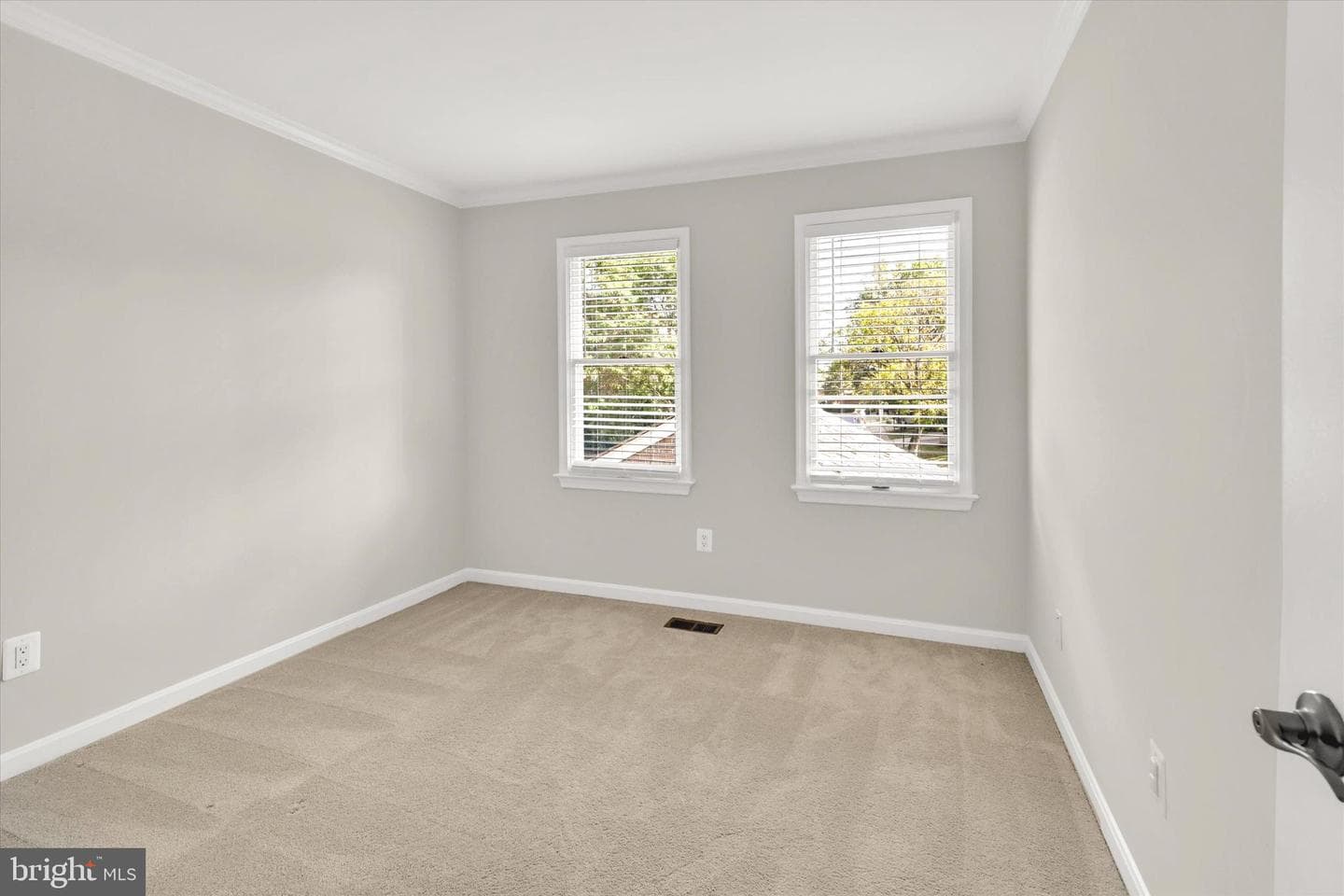 2918 Oakborough Square photo 24