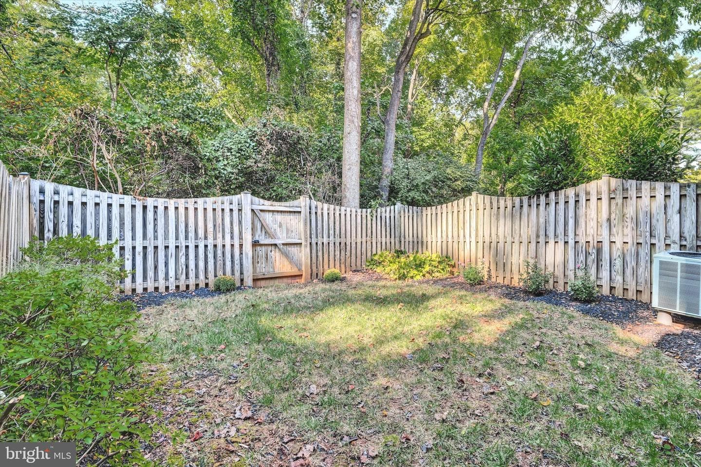 2918 Oakborough Square photo 33