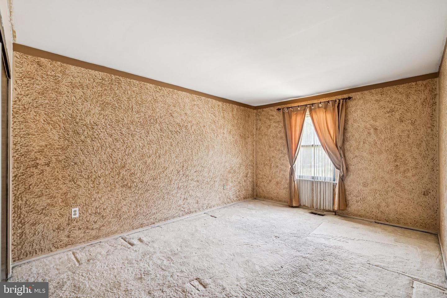 2146 Woodford Road photo 18