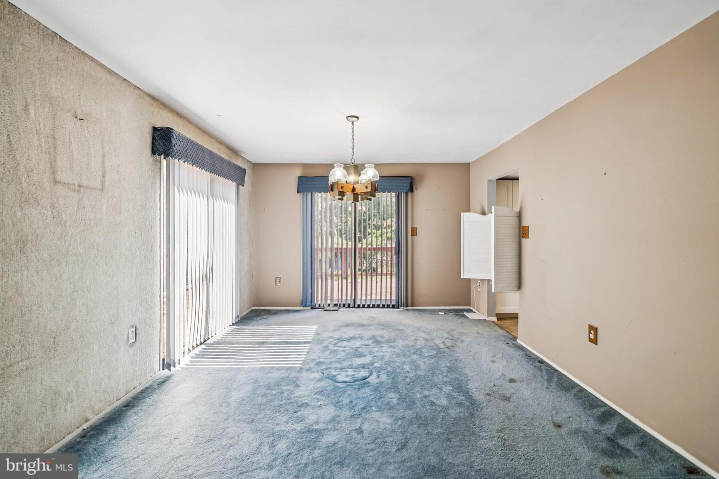 2146 Woodford Road photo 6