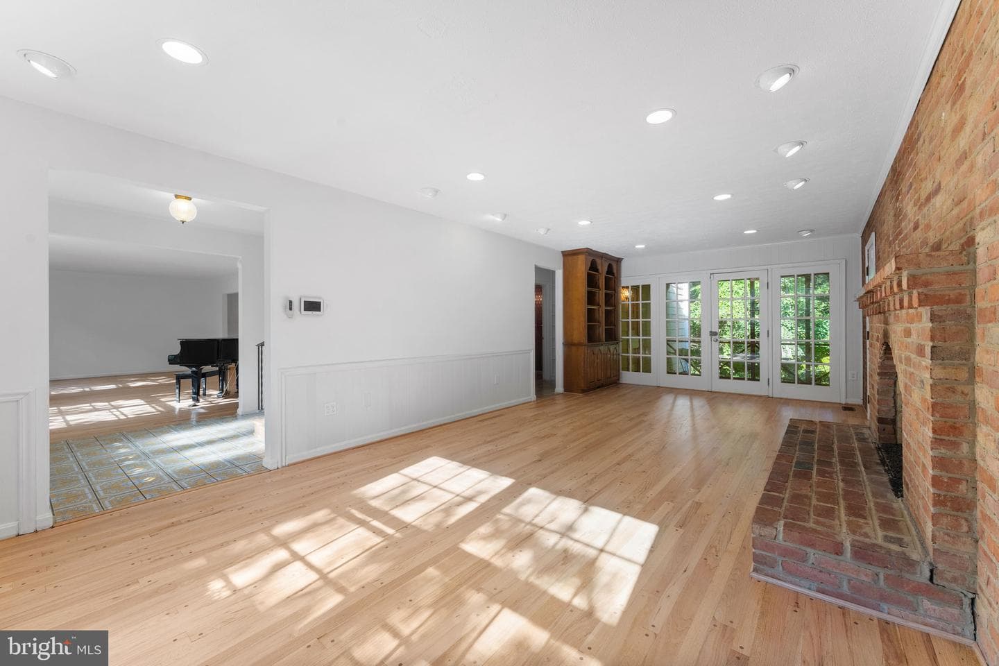 1560 Forest Villa Lane photo 9
