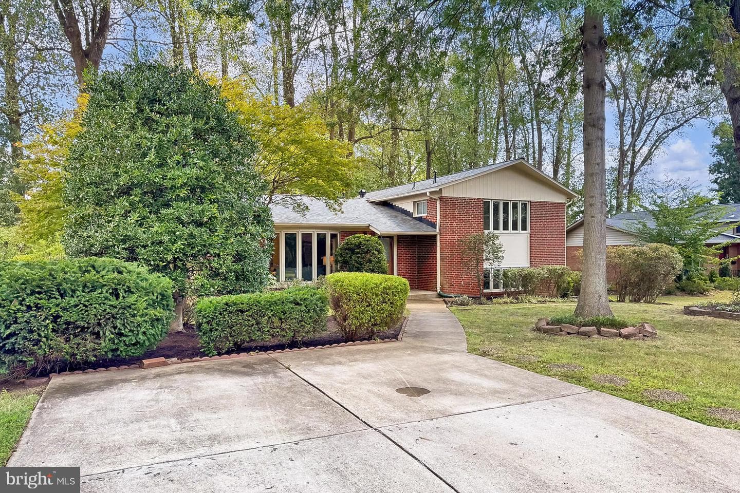 3411 Slade Court photo 2