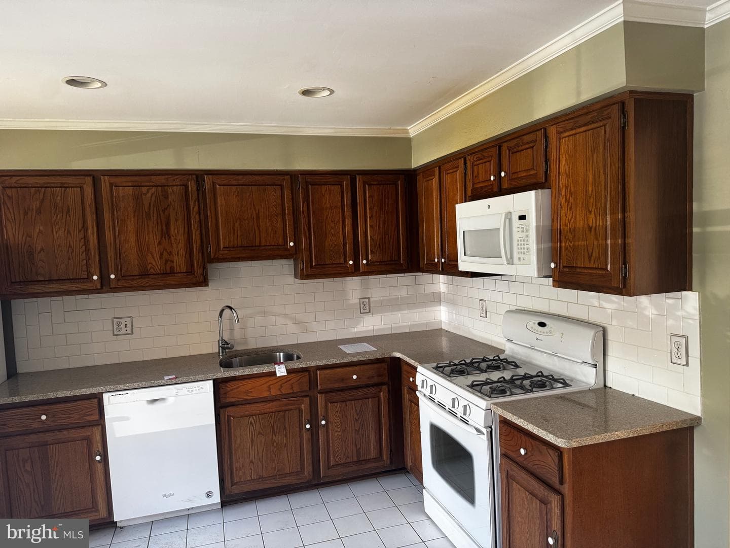 3154 Stratford Court photo 3