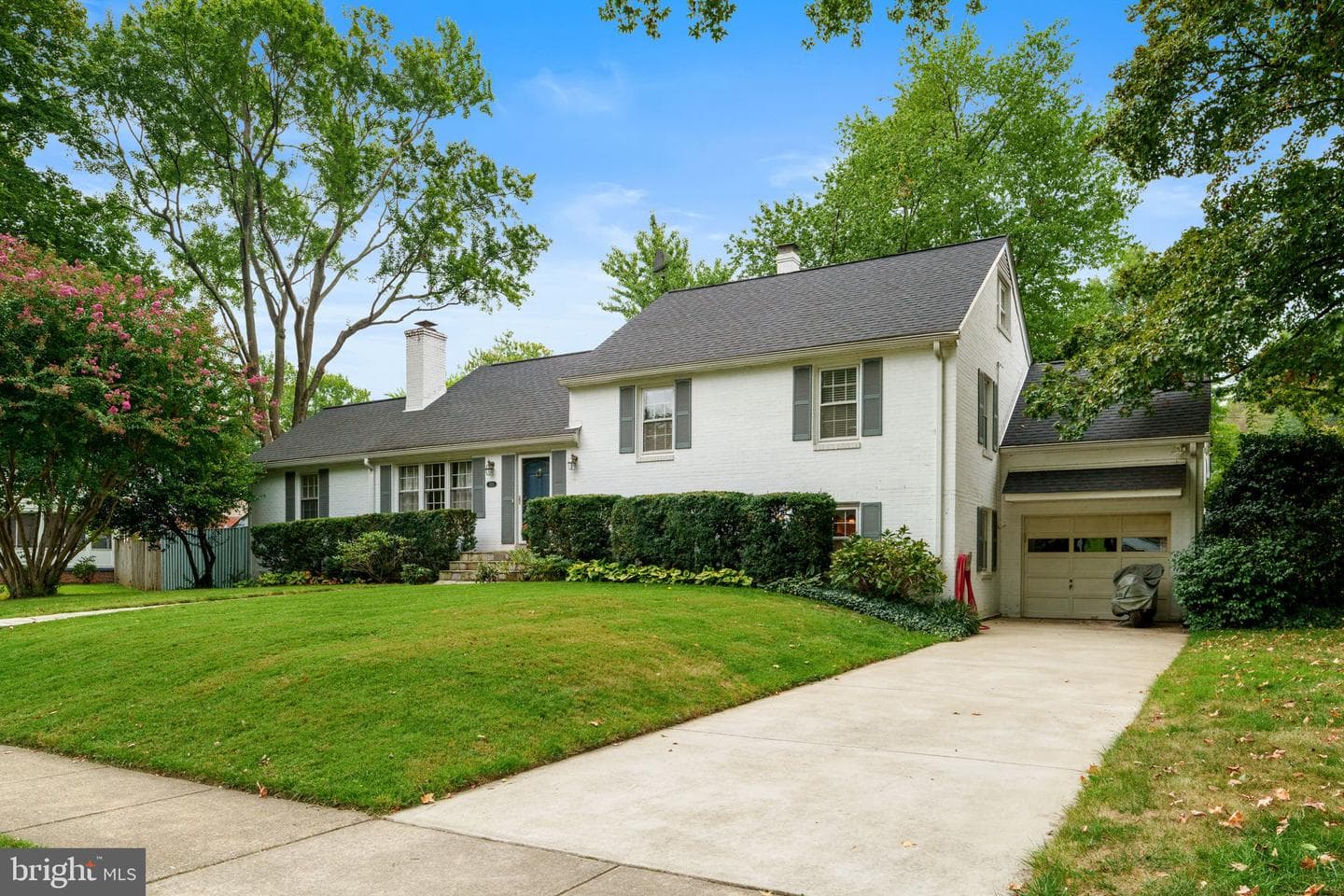1211 Wake Forest Drive photo 2