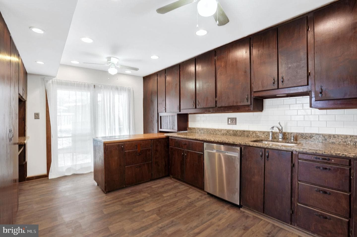 6710 Red Jacket Road photo 19