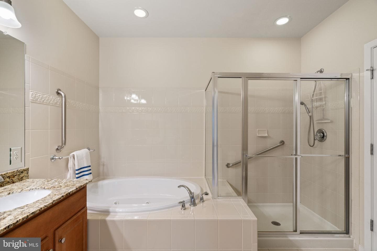 8425 Peace Lily Court #314 photo 32