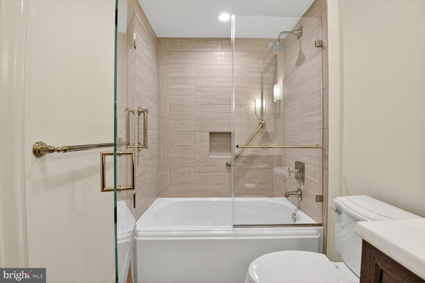 6900 Fleetwood Road #702 photo 25