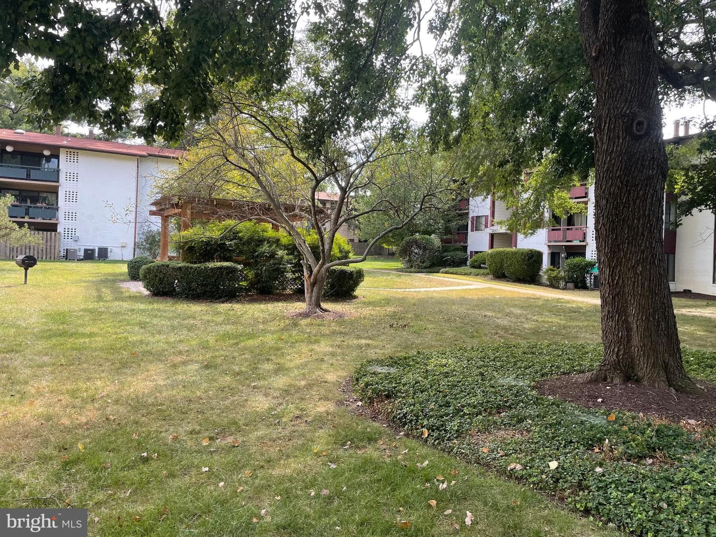 2845 Windsor Drive #302 photo 26