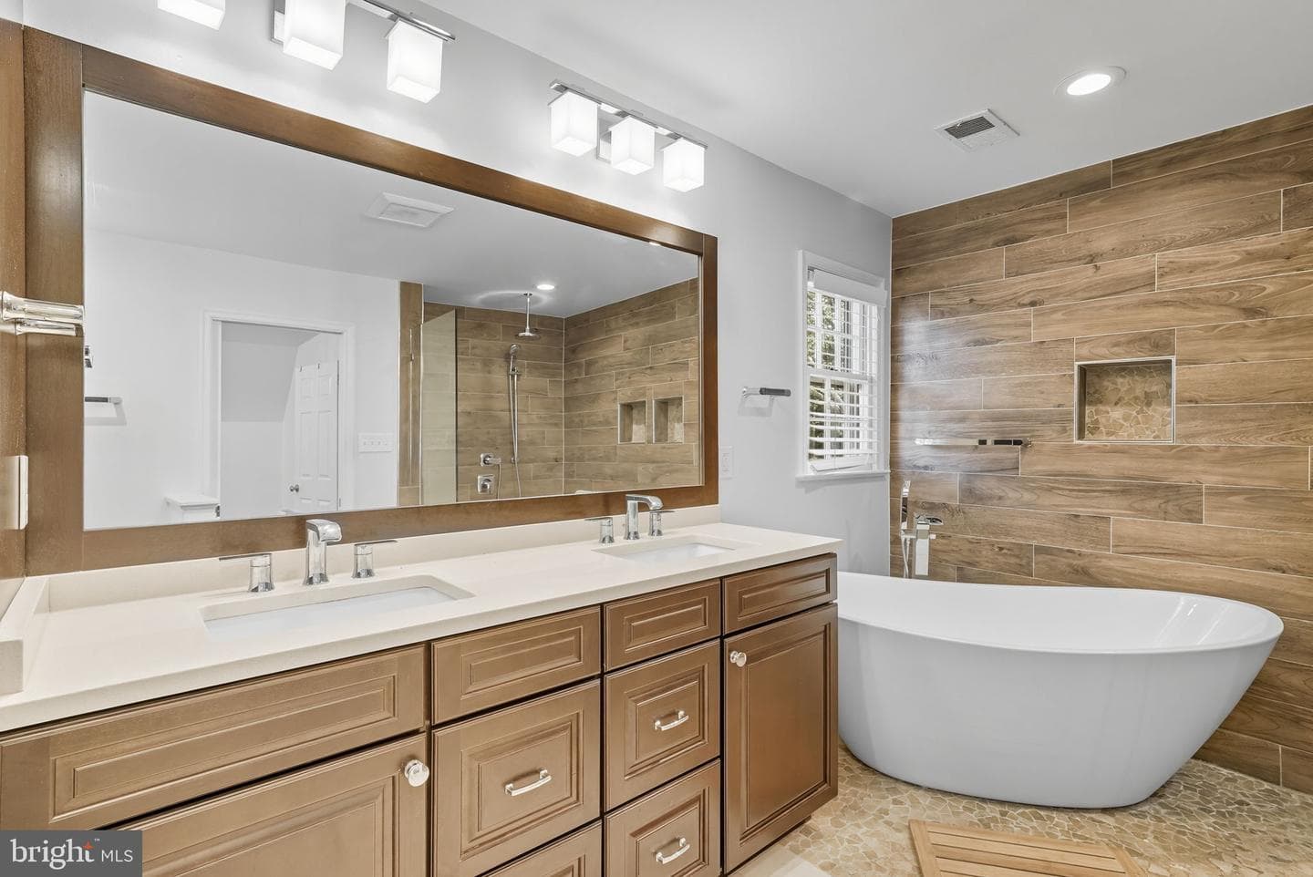 10218 Tamarack Drive photo 28