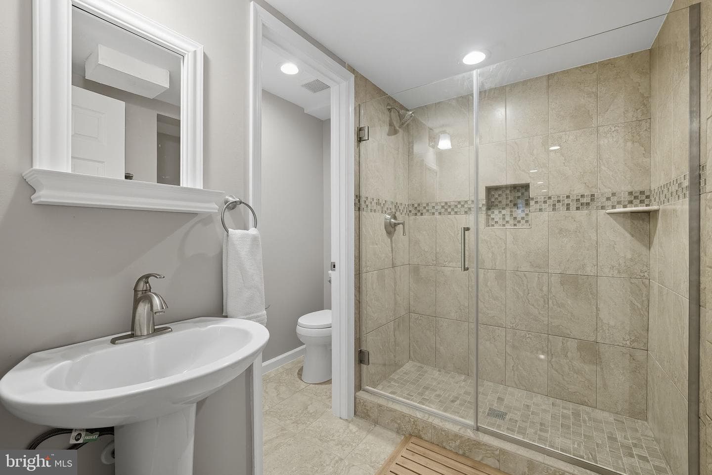 10218 Tamarack Drive photo 34