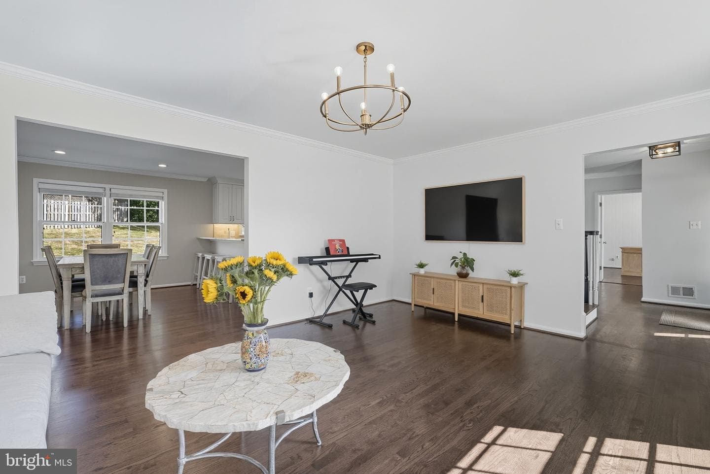 10218 Tamarack Drive photo 9