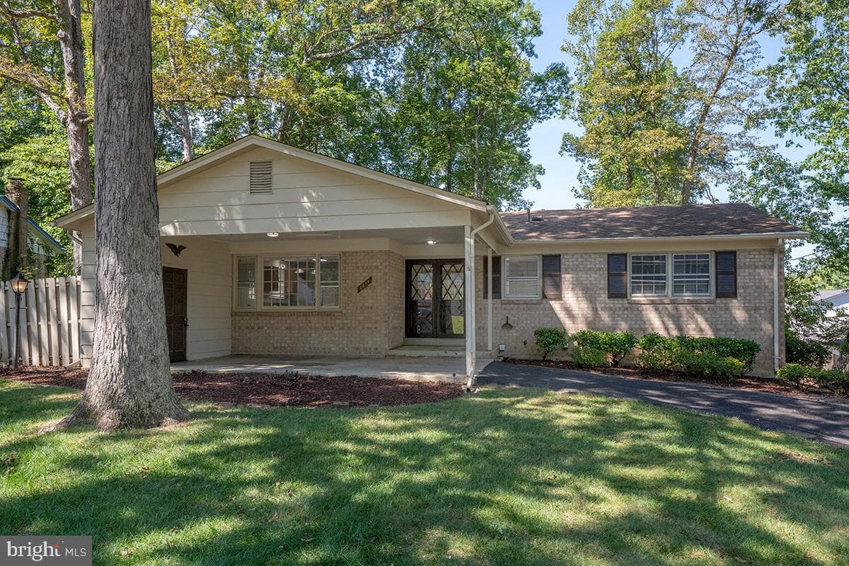 6614 Grey Fox Drive photo 2
