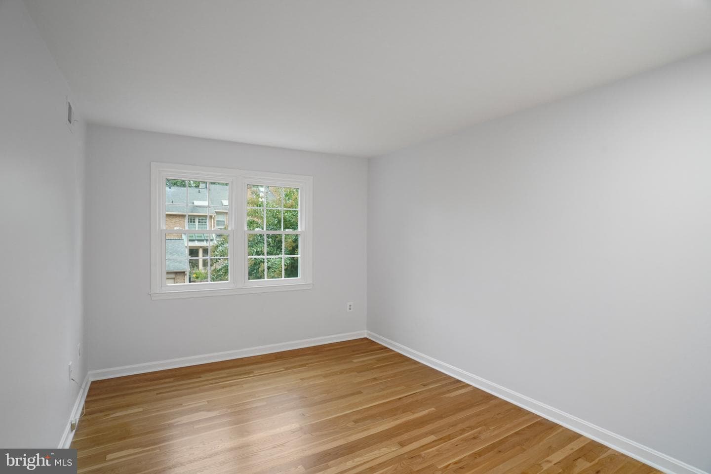 7374 Montcalm Drive photo 21