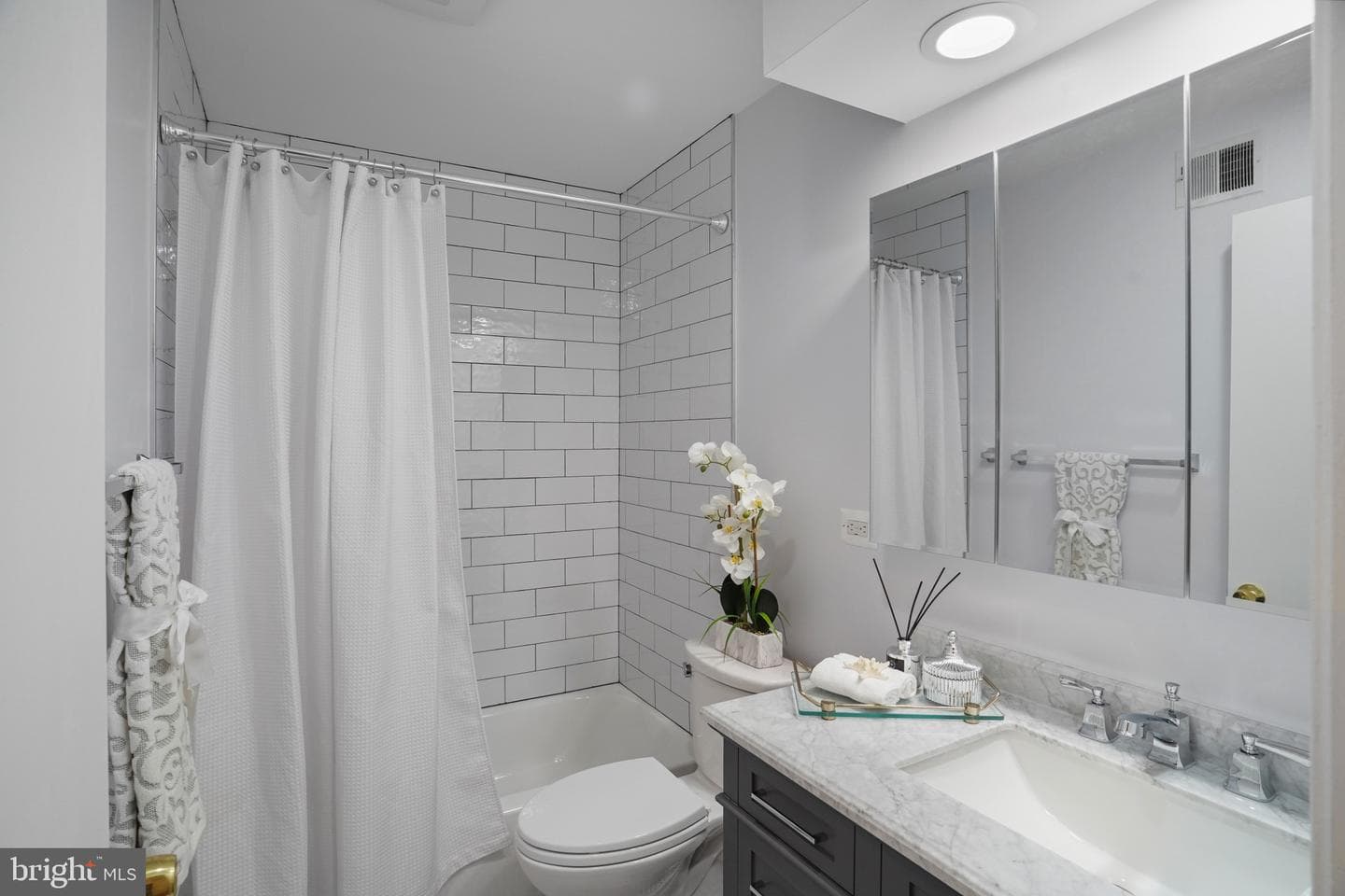 7374 Montcalm Drive photo 22