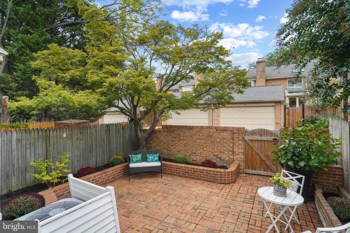 7374 Montcalm Drive photo 31