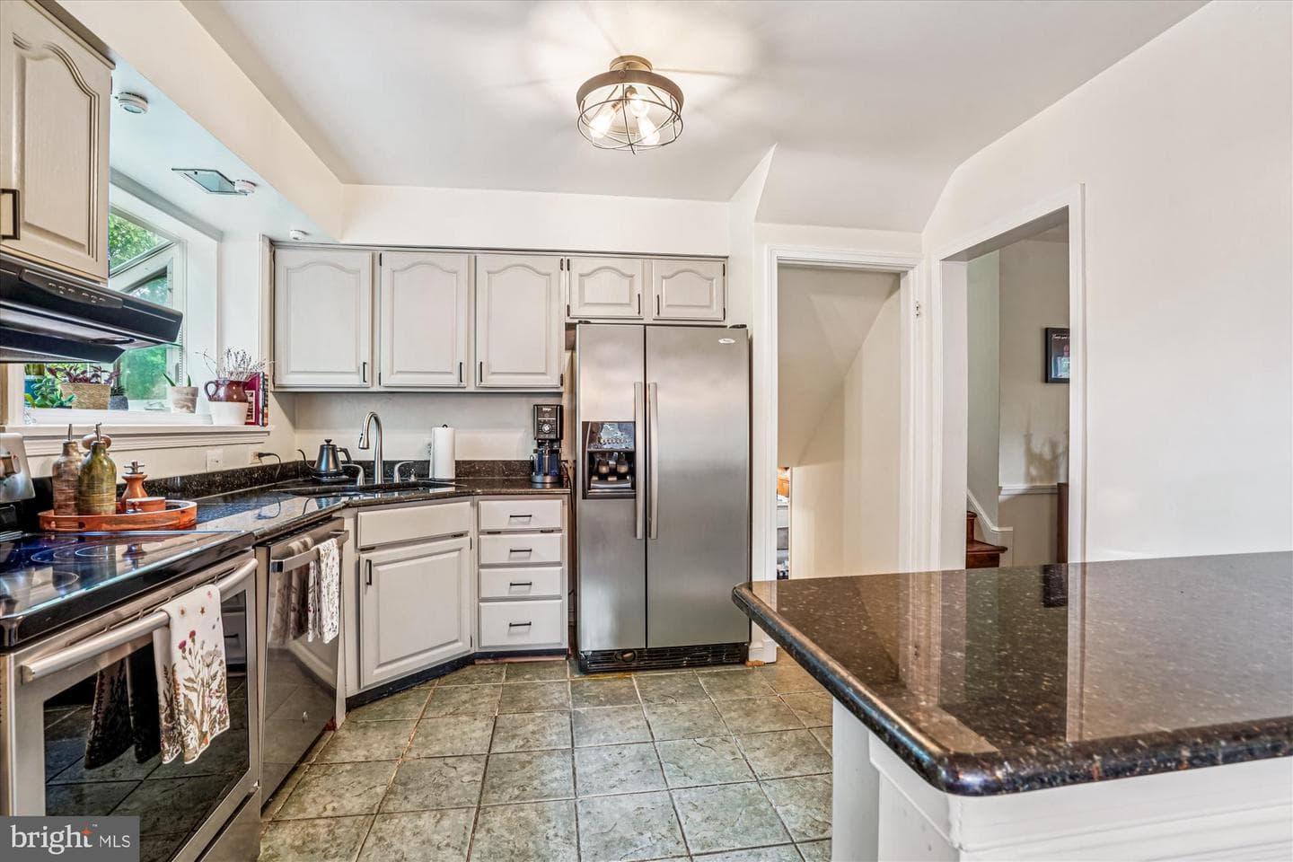 6108 Dorchester Street photo 5