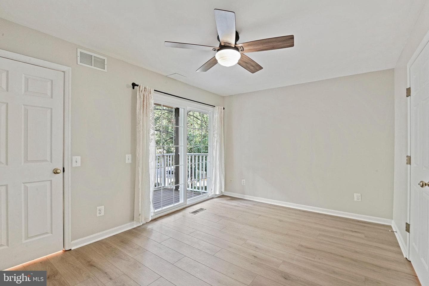 7020 Falls Reach Drive #7020 photo 18