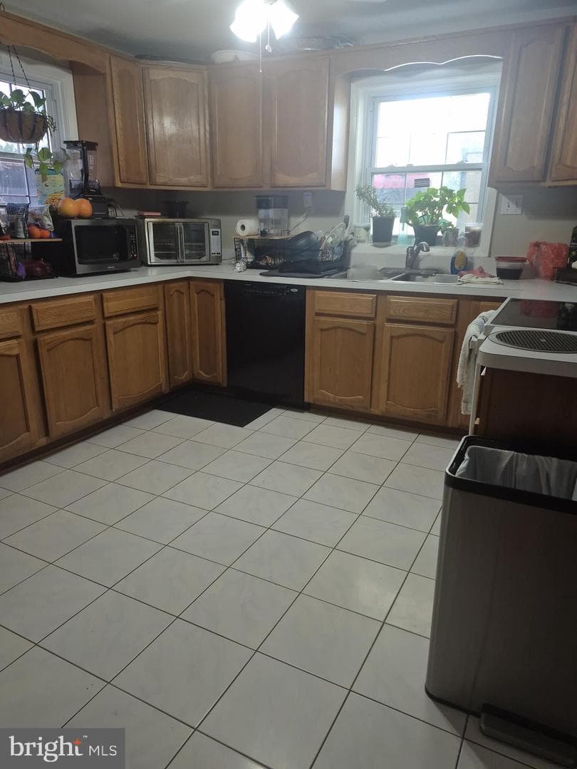 7952 Hammond Street photo 4