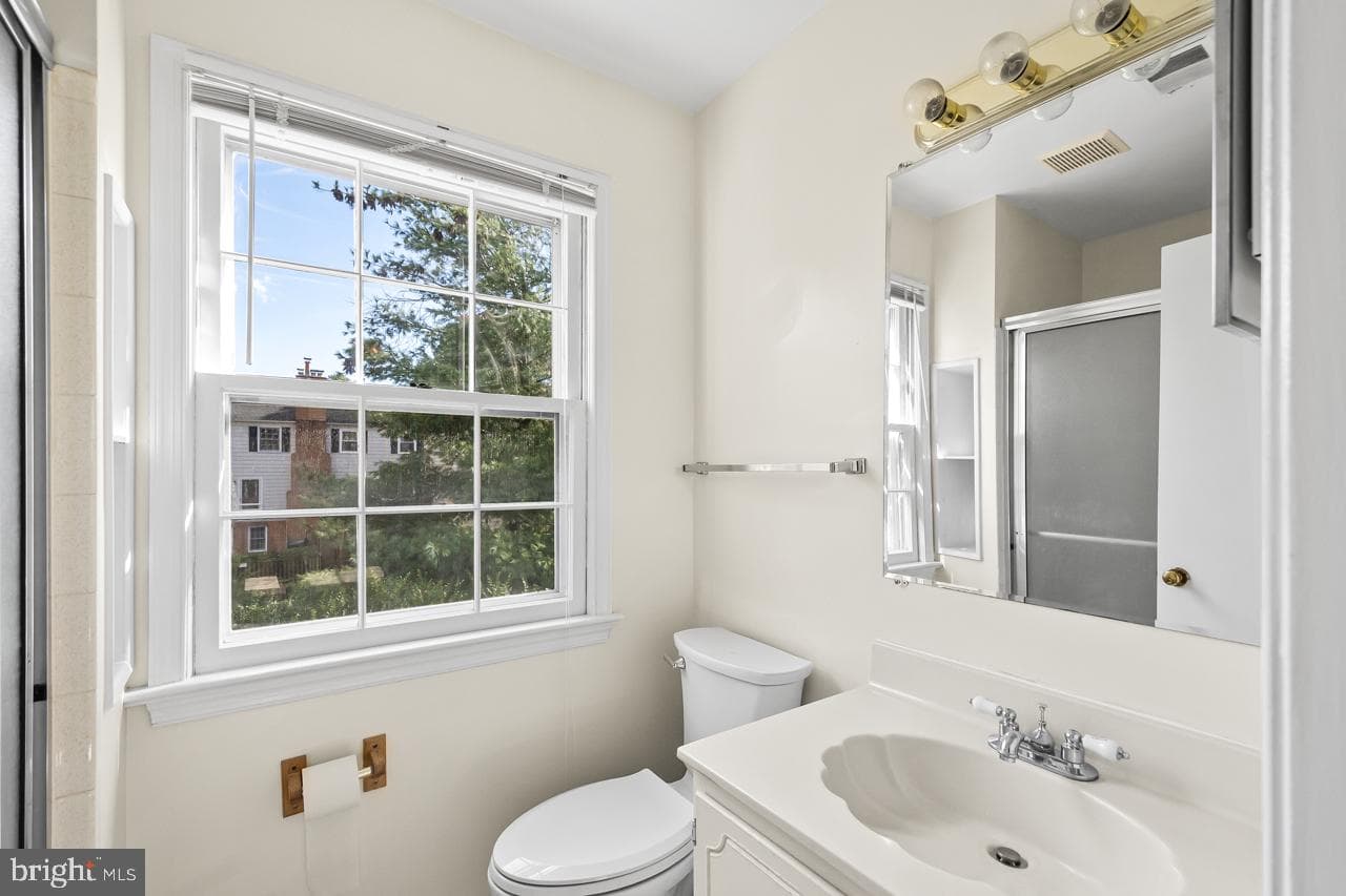 312 Holly Court photo 10