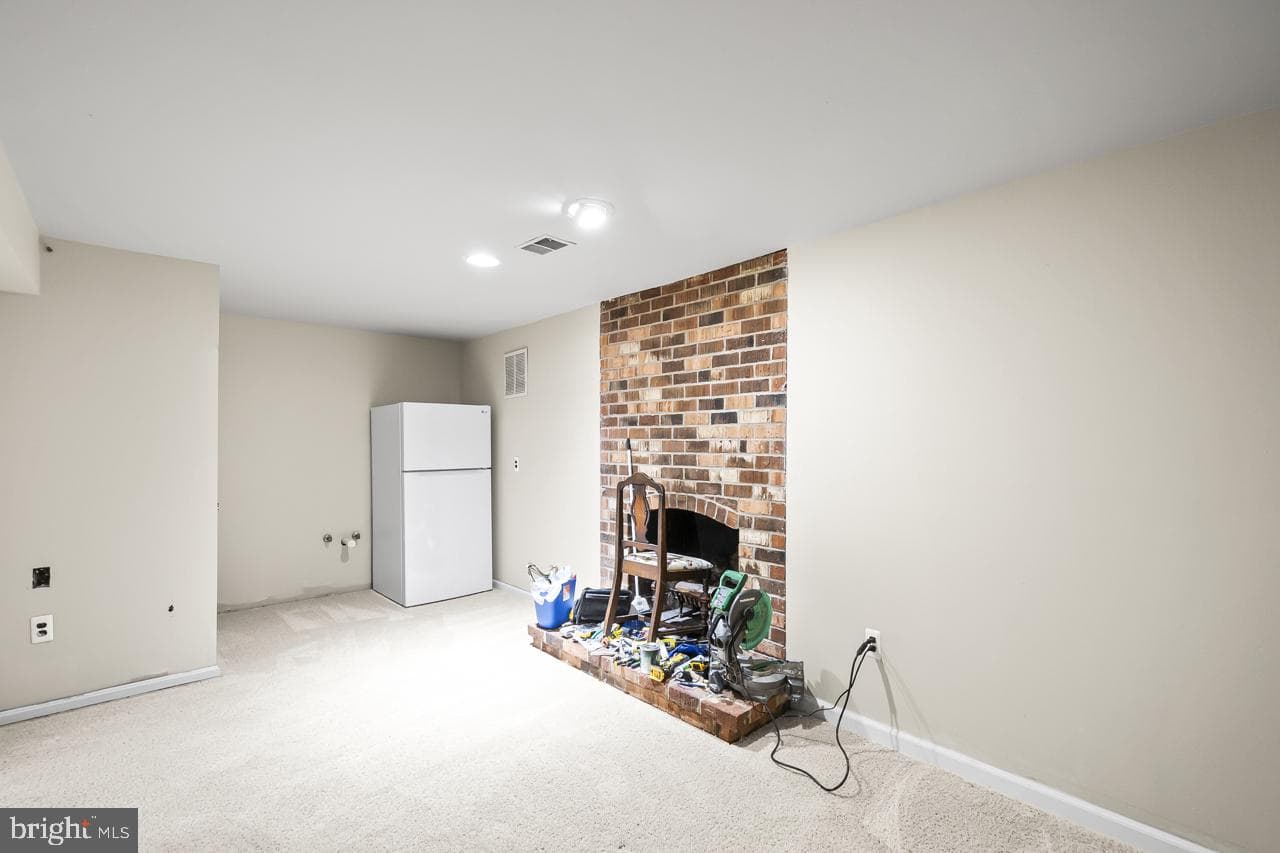 312 Holly Court photo 25