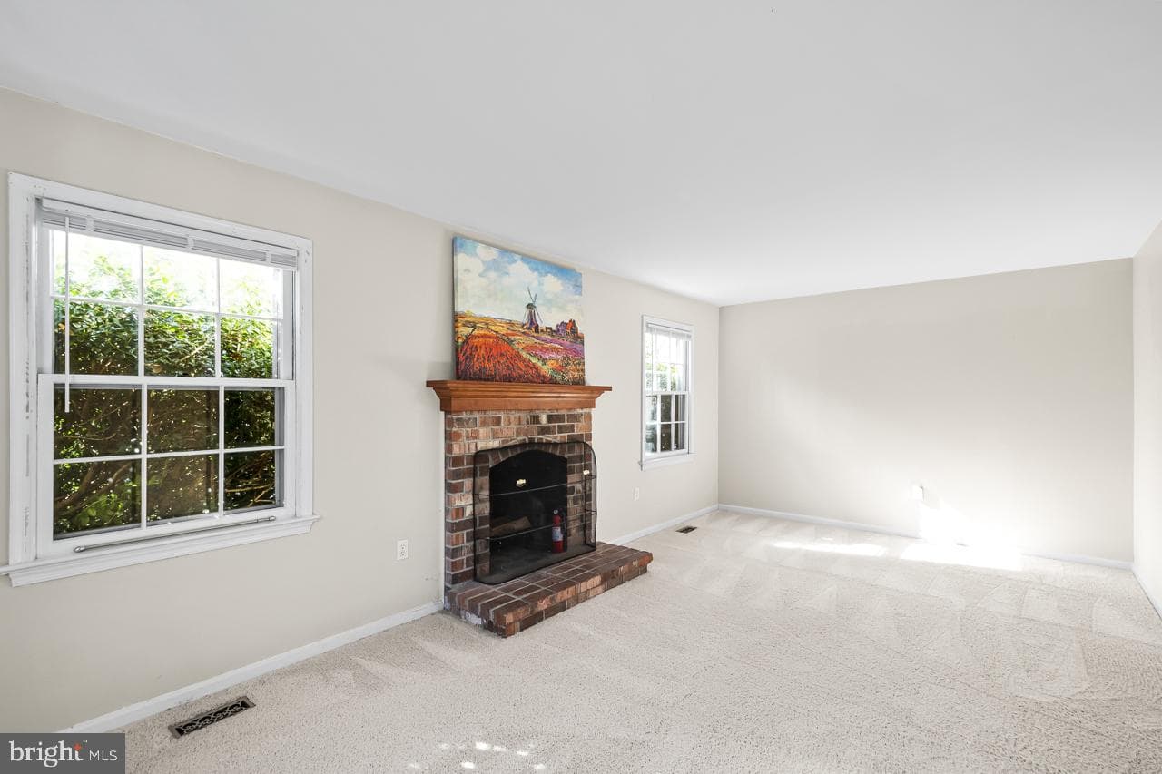 312 Holly Court photo 4
