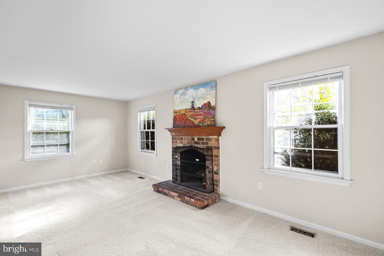 312 Holly Court photo 5