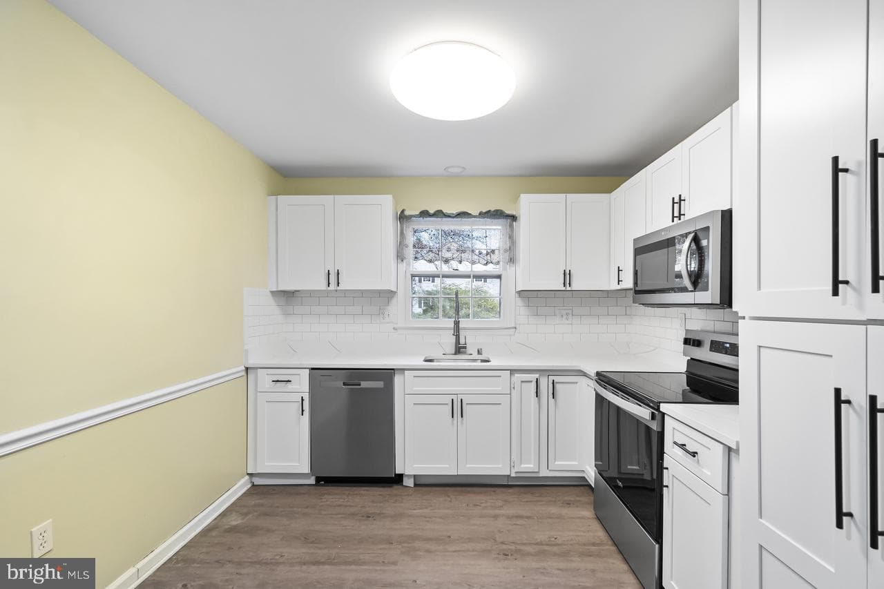 312 Holly Court photo 8