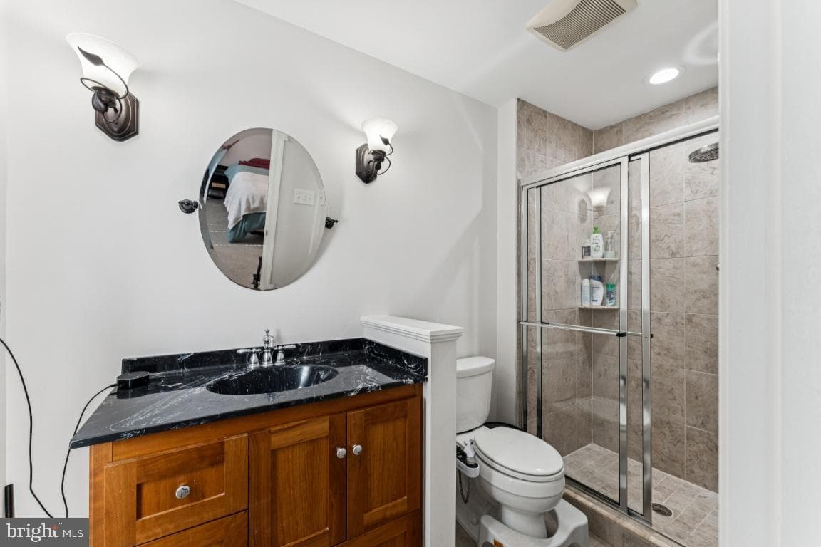 5715 Lawsons Hill Court photo 25
