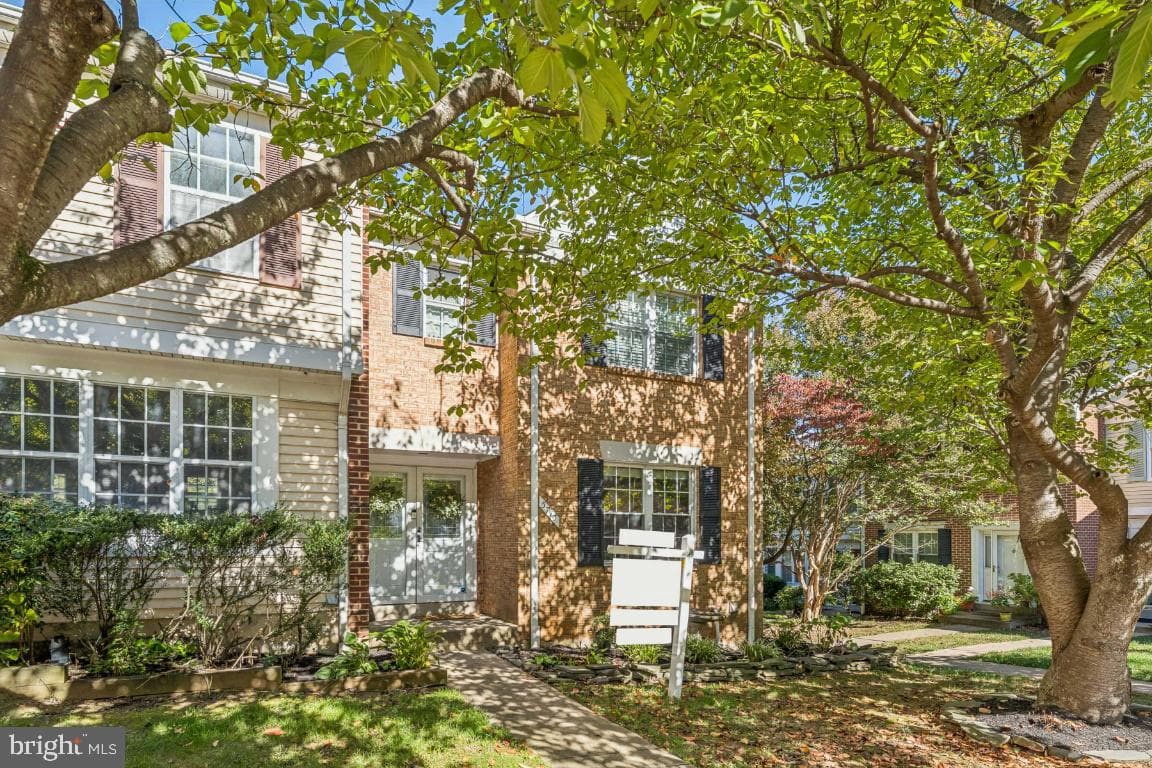 5715 Lawsons Hill Court photo 3