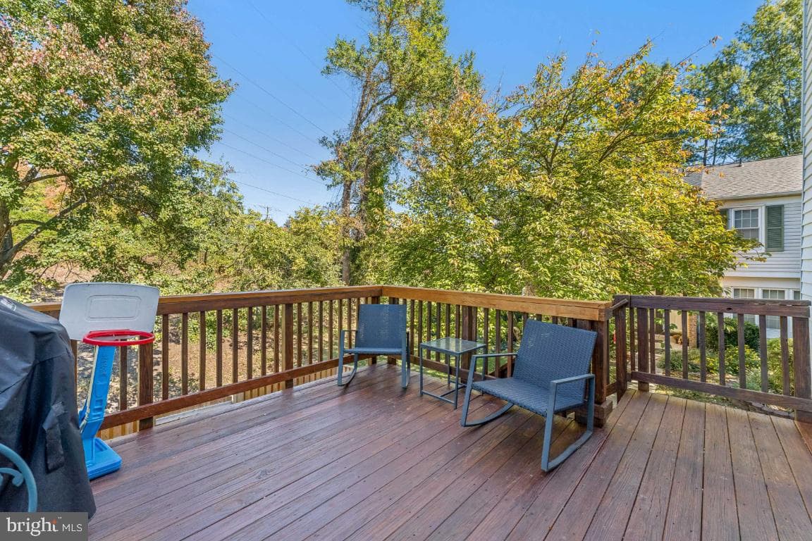 5715 Lawsons Hill Court photo 32