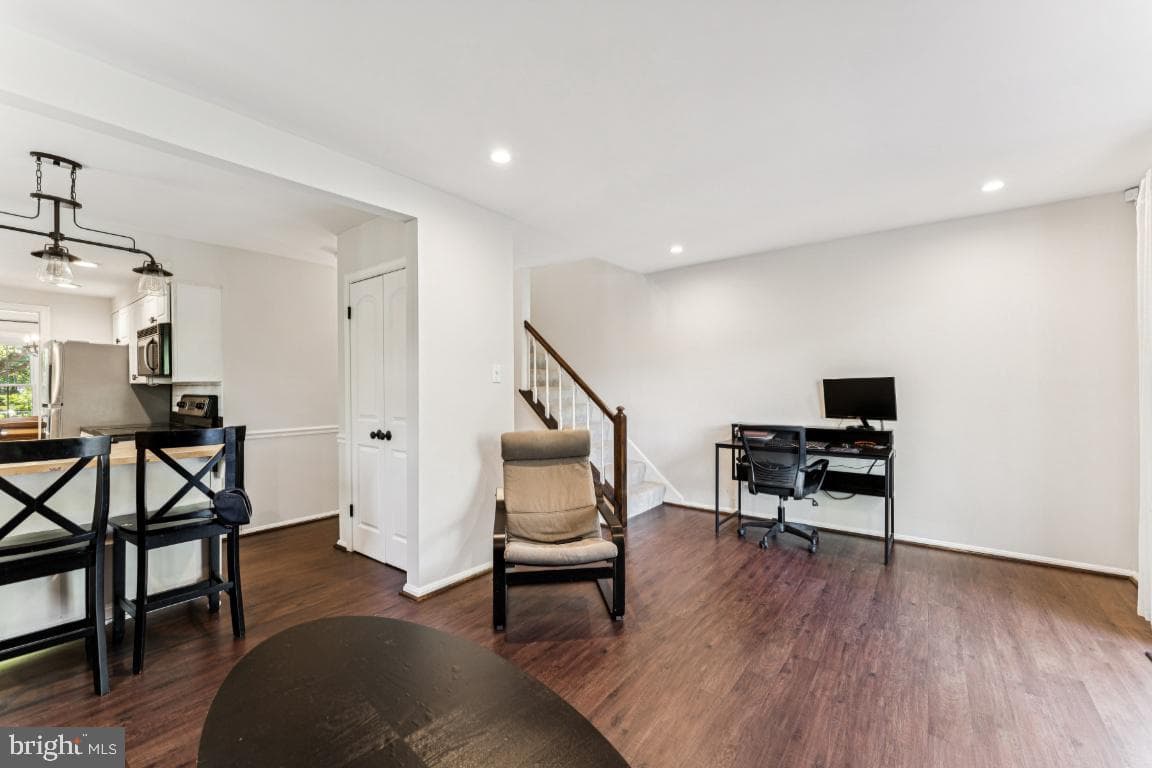 5715 Lawsons Hill Court photo 8