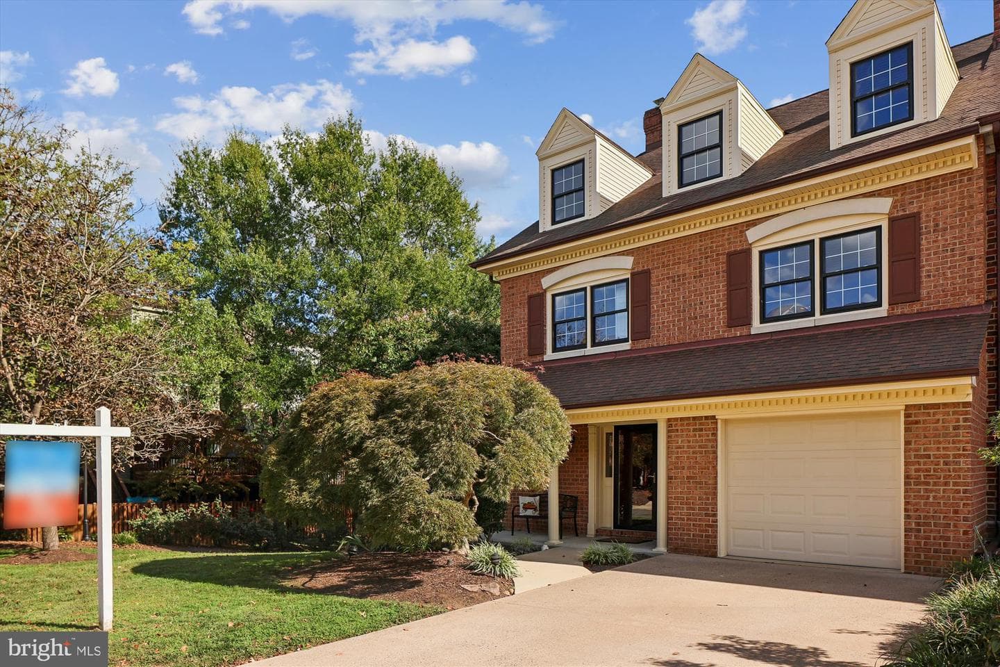 6309 Manchester Way photo 2
