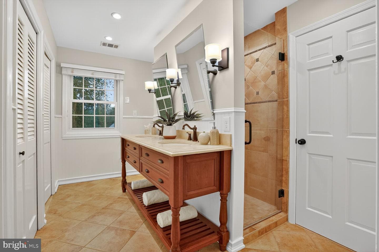 1011 Harriman Street photo 42