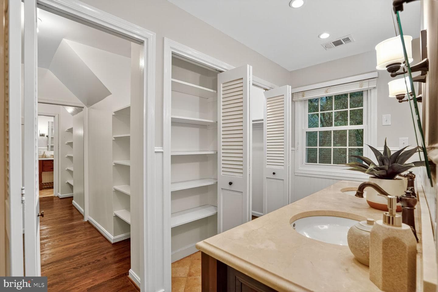 1011 Harriman Street photo 45
