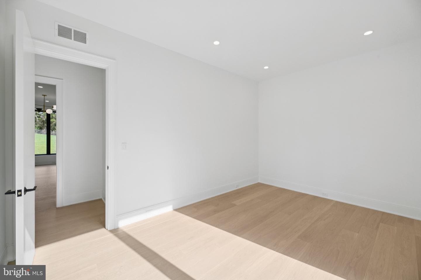1039 Harriman Street photo 42