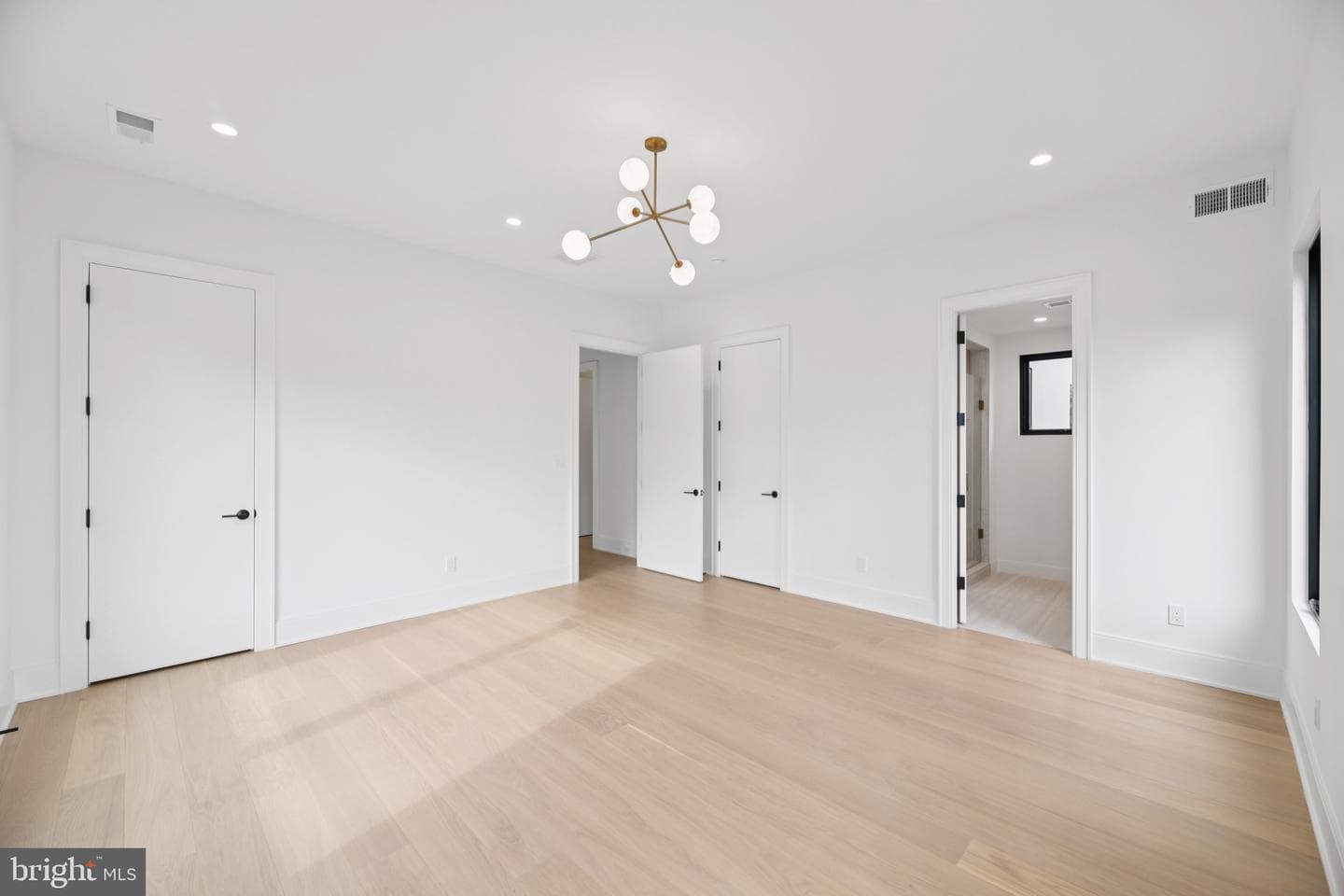 1039 Harriman Street photo 63