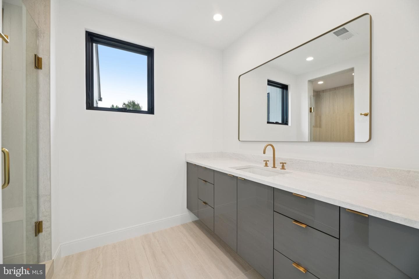 1039 Harriman Street photo 64