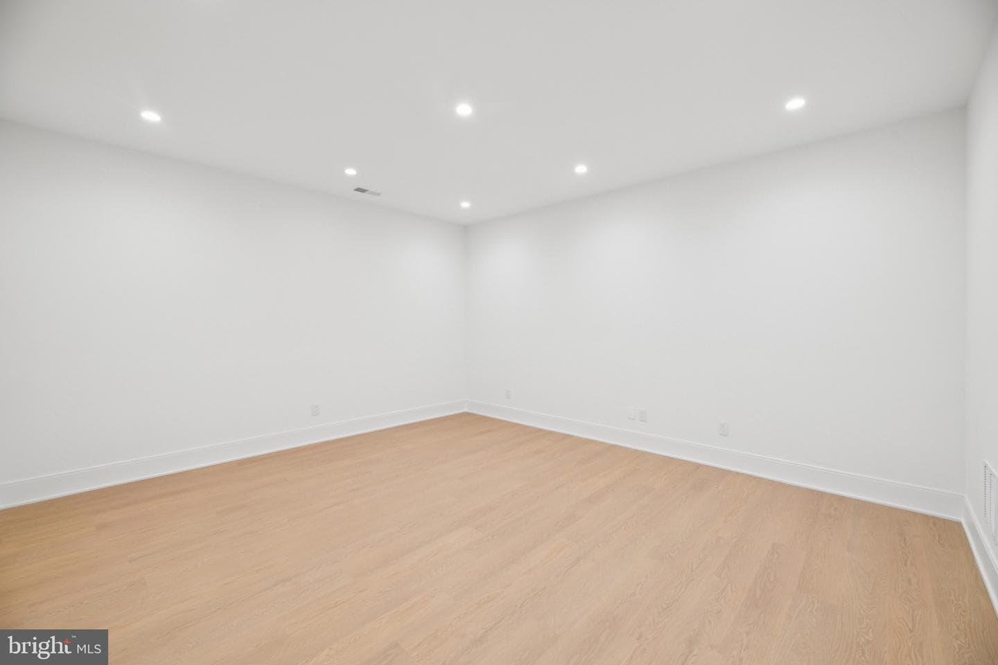 1039 Harriman Street photo 71