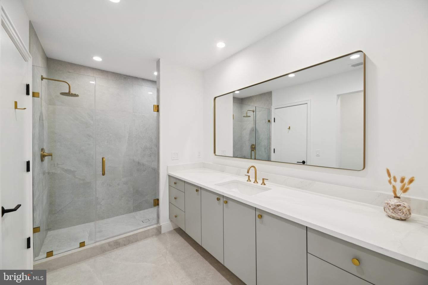1039 Harriman Street photo 76