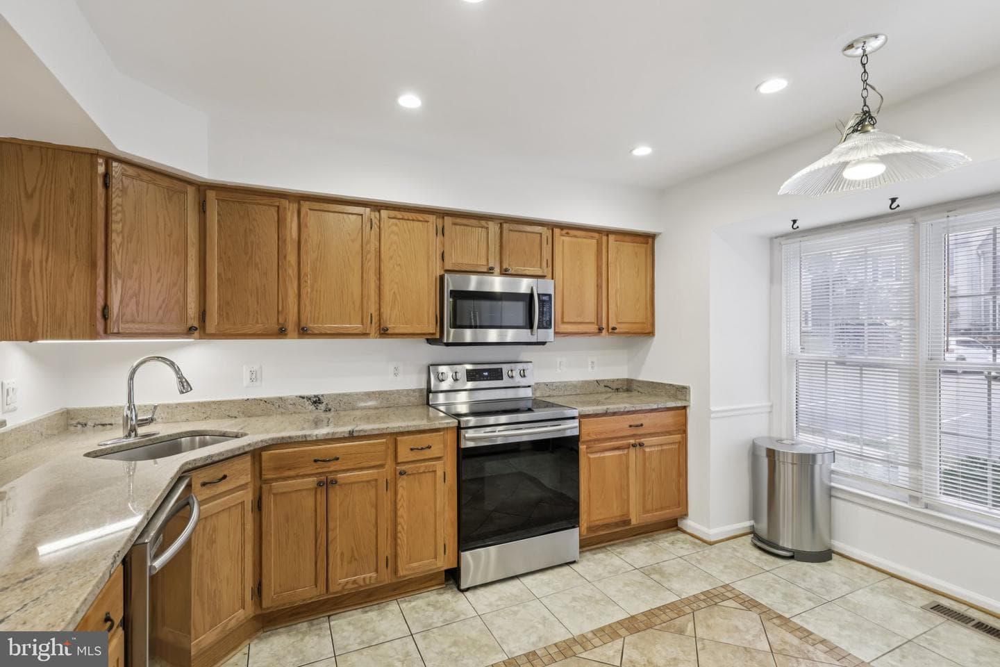 7673 Northern Oaks Court photo 10