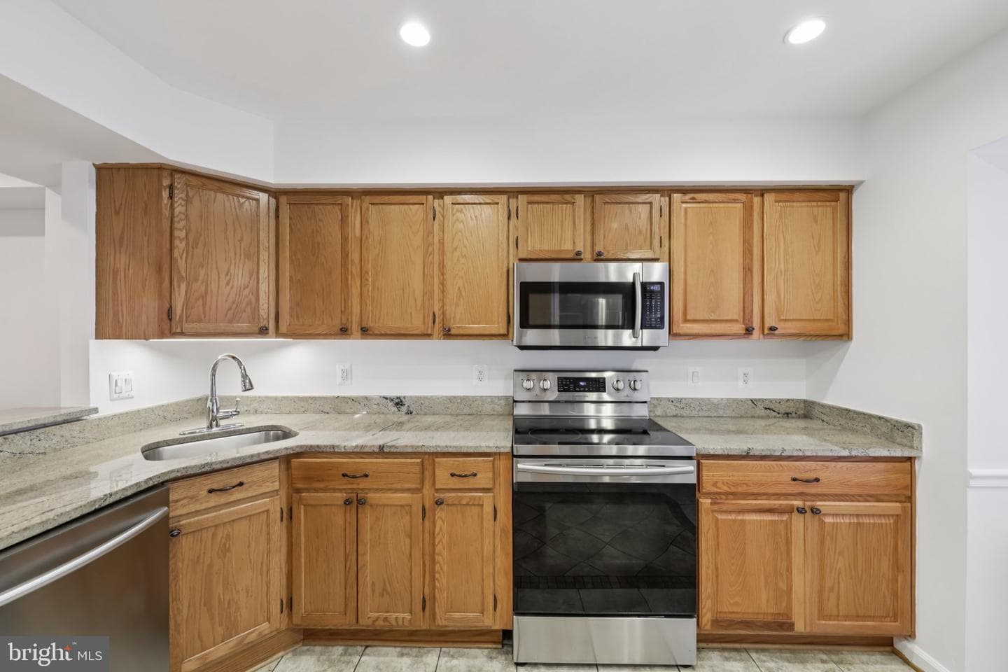 7673 Northern Oaks Court photo 6