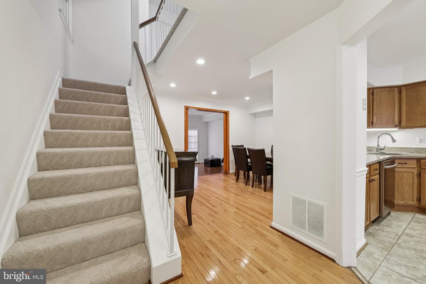 7673 Northern Oaks Court photo 9
