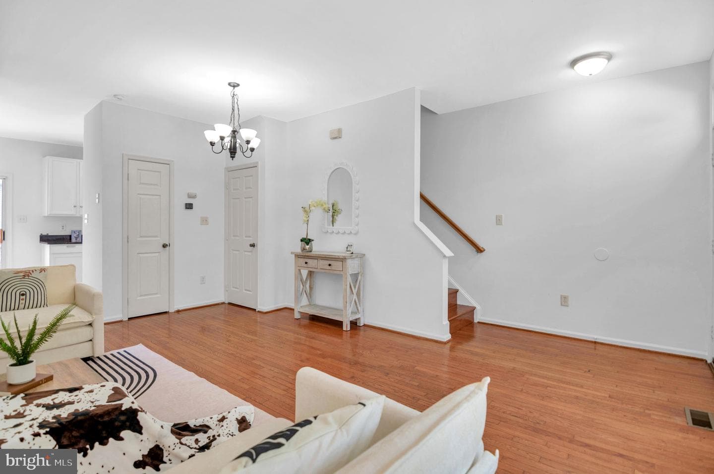 6427 Mccoy Road photo 8