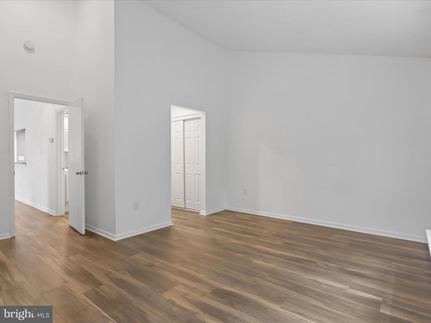 7598 Lakeside Village Drive photo 13