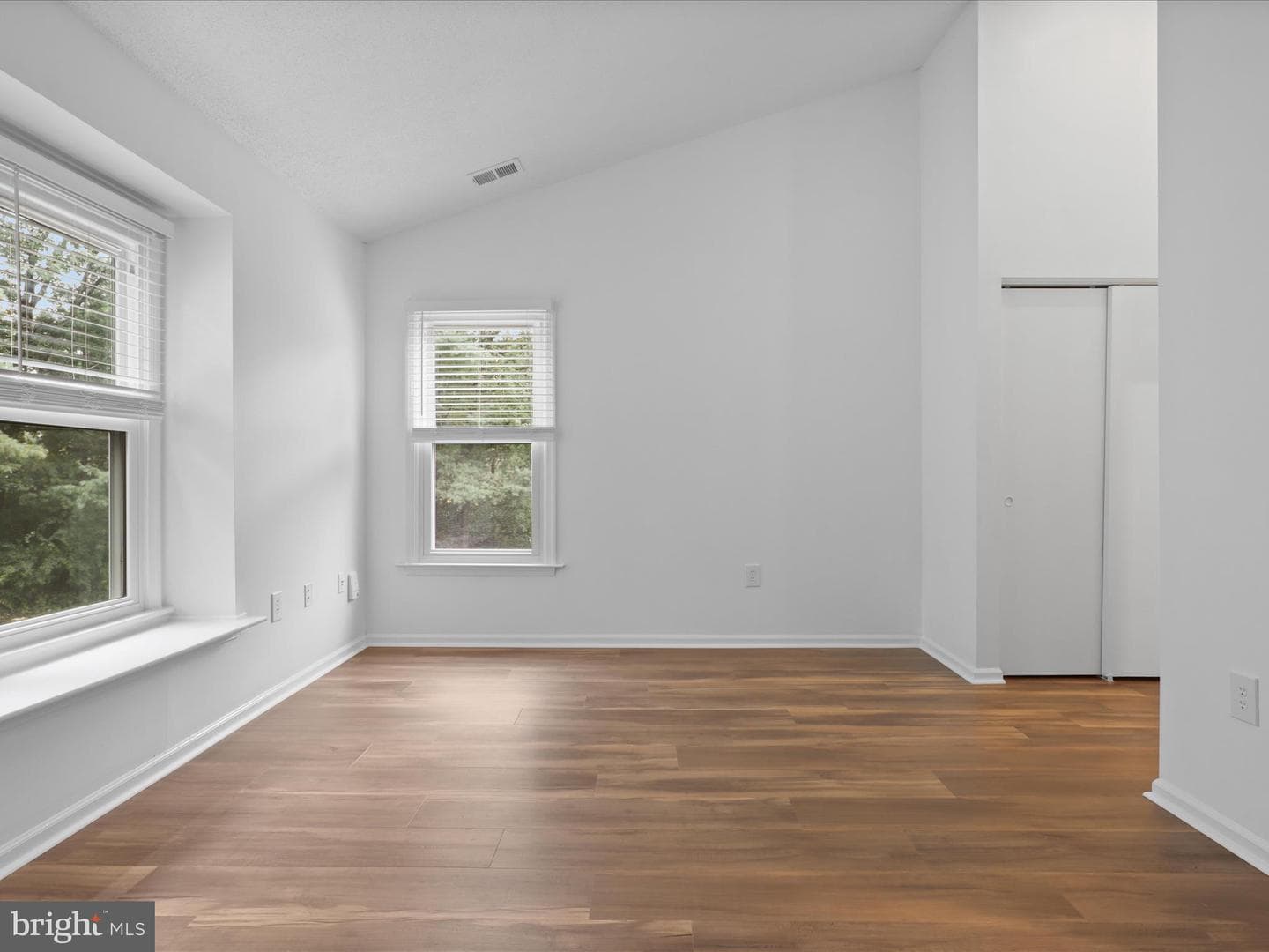 7598 Lakeside Village Drive photo 15
