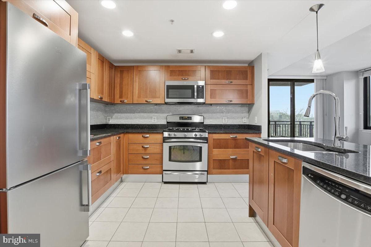 2451 Midtown Avenue #713 photo 13