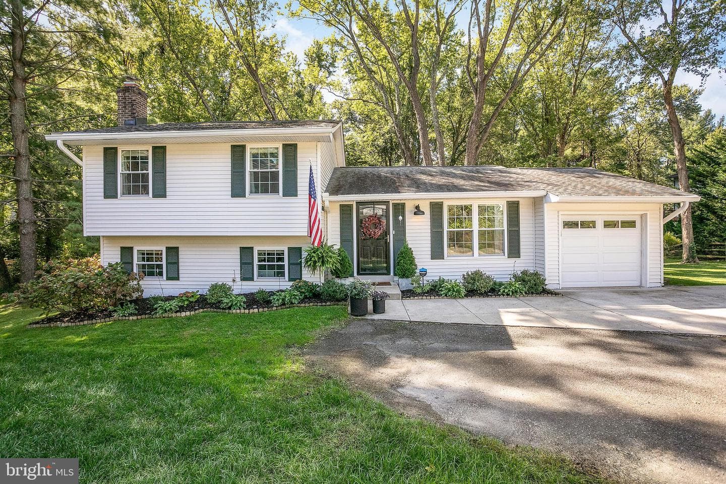 6111 Wilmington Drive photo 1