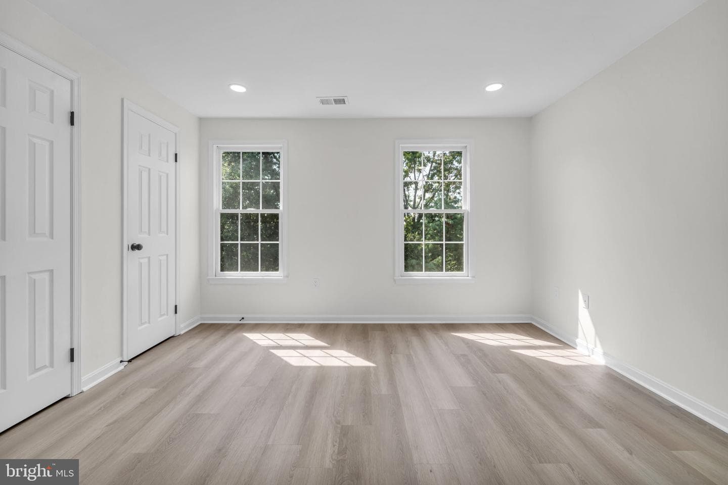 7804 Gum Springs Village Drive photo 32