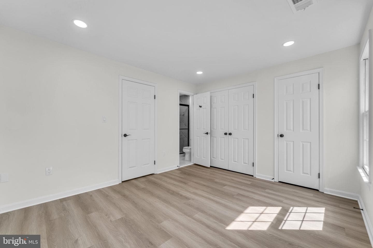 7804 Gum Springs Village Drive photo 33